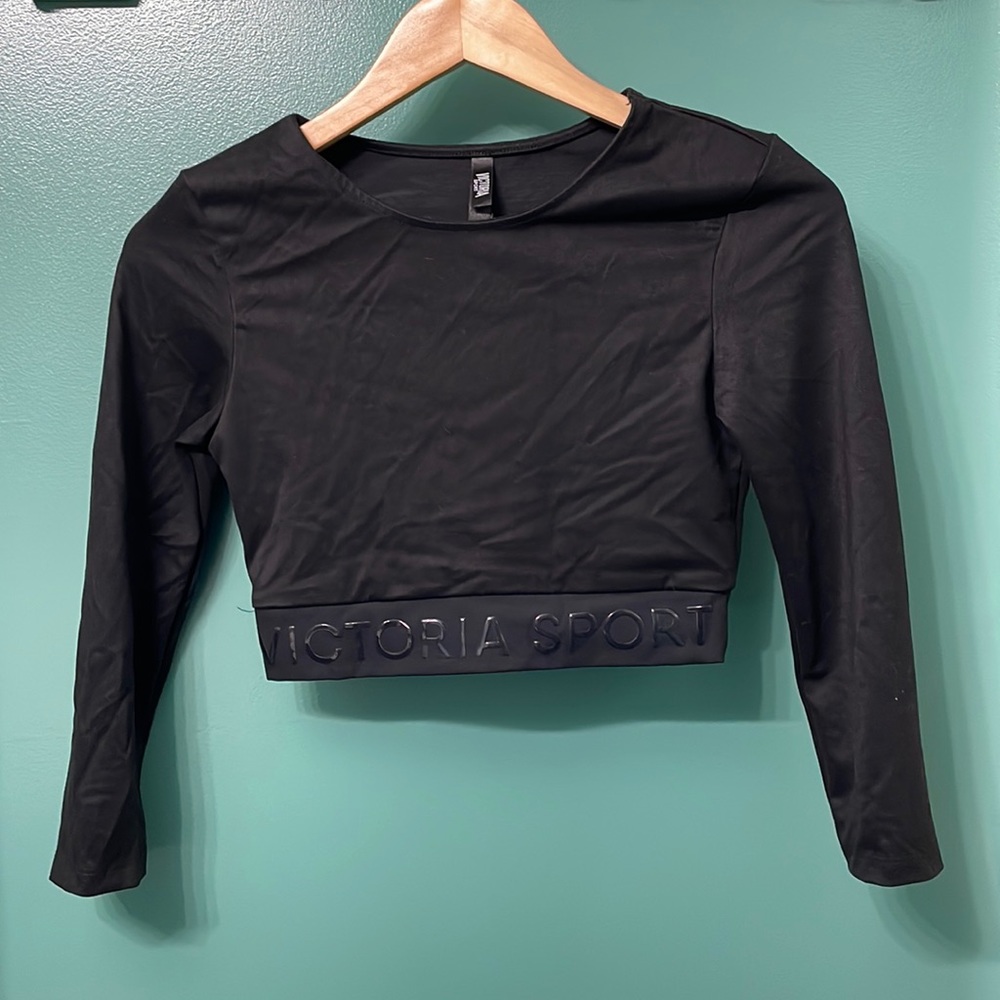 Victoria’s Secret Sport black crop top